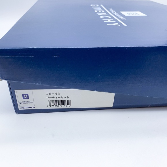 6-Pc Givenchy Porcelaine Navy and White Dinnerware Set - Picture 15 of 15